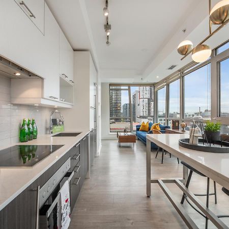 Luxury 2 Bedroom In The Heart Of Entertainment District W/ Cn Tower View Toronto Dış mekan fotoğraf