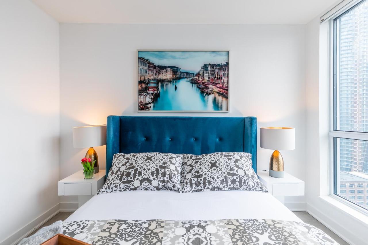 Luxury 2 Bedroom In The Heart Of Entertainment District W/ Cn Tower View Toronto Dış mekan fotoğraf
