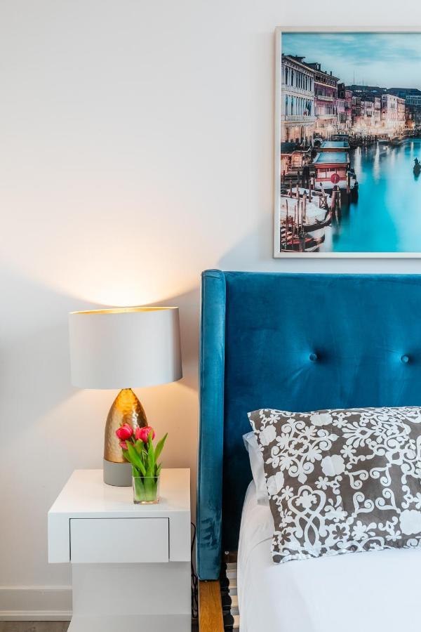 Luxury 2 Bedroom In The Heart Of Entertainment District W/ Cn Tower View Toronto Dış mekan fotoğraf