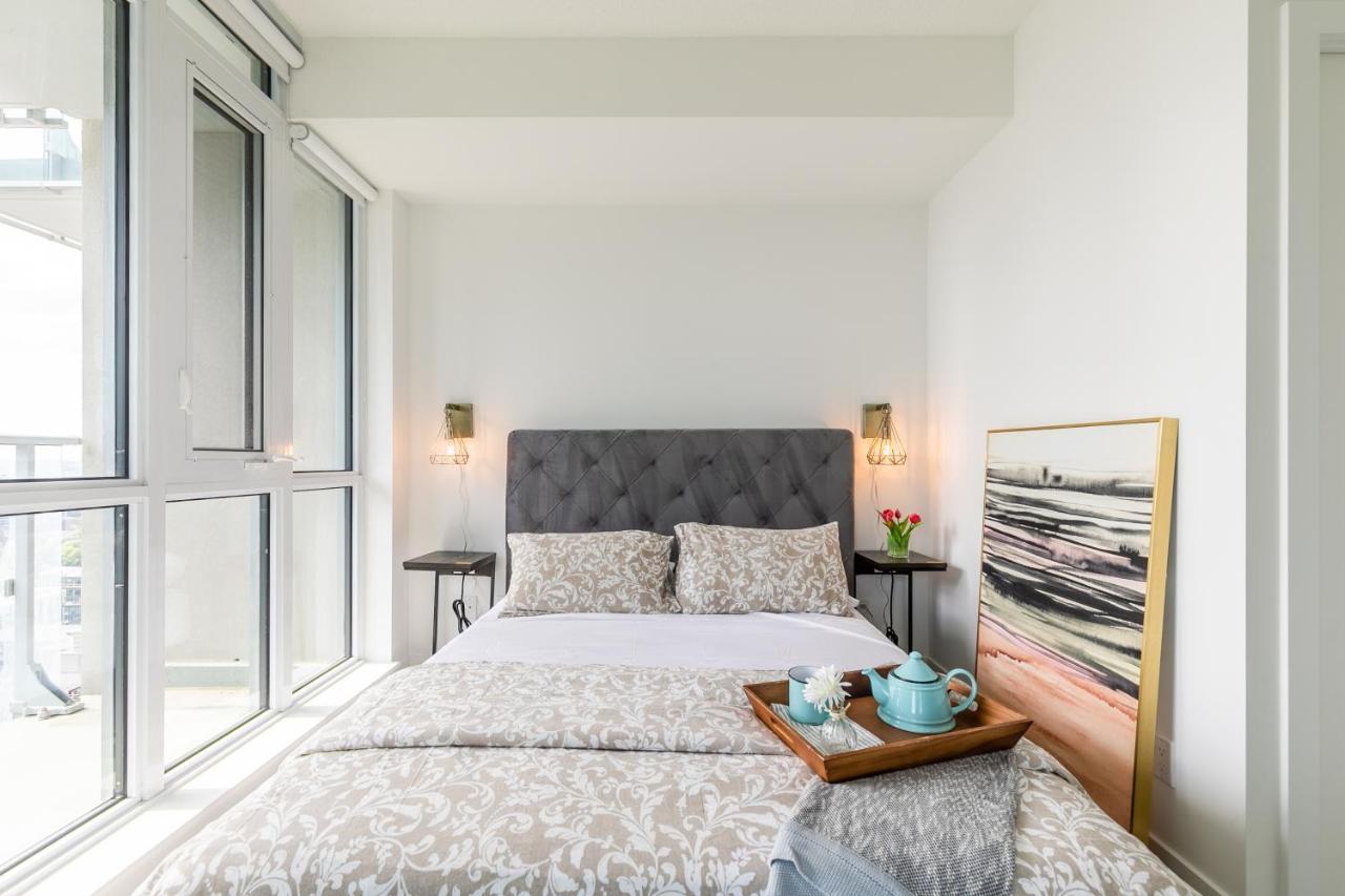 Luxury 2 Bedroom In The Heart Of Entertainment District W/ Cn Tower View Toronto Dış mekan fotoğraf