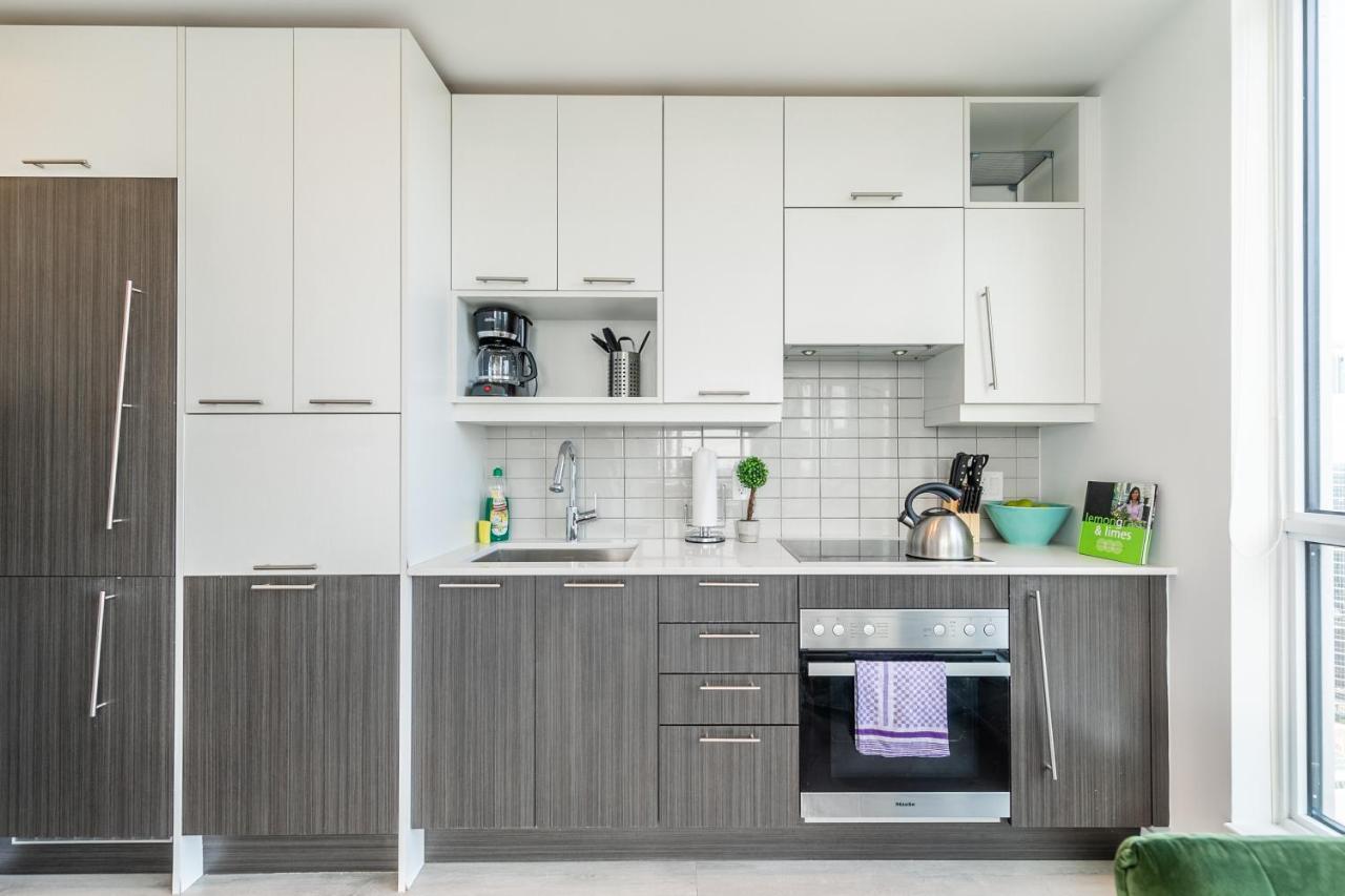 Luxury 2 Bedroom In The Heart Of Entertainment District W/ Cn Tower View Toronto Dış mekan fotoğraf