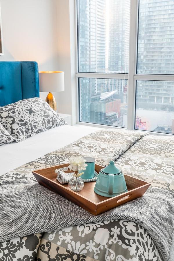Luxury 2 Bedroom In The Heart Of Entertainment District W/ Cn Tower View Toronto Dış mekan fotoğraf