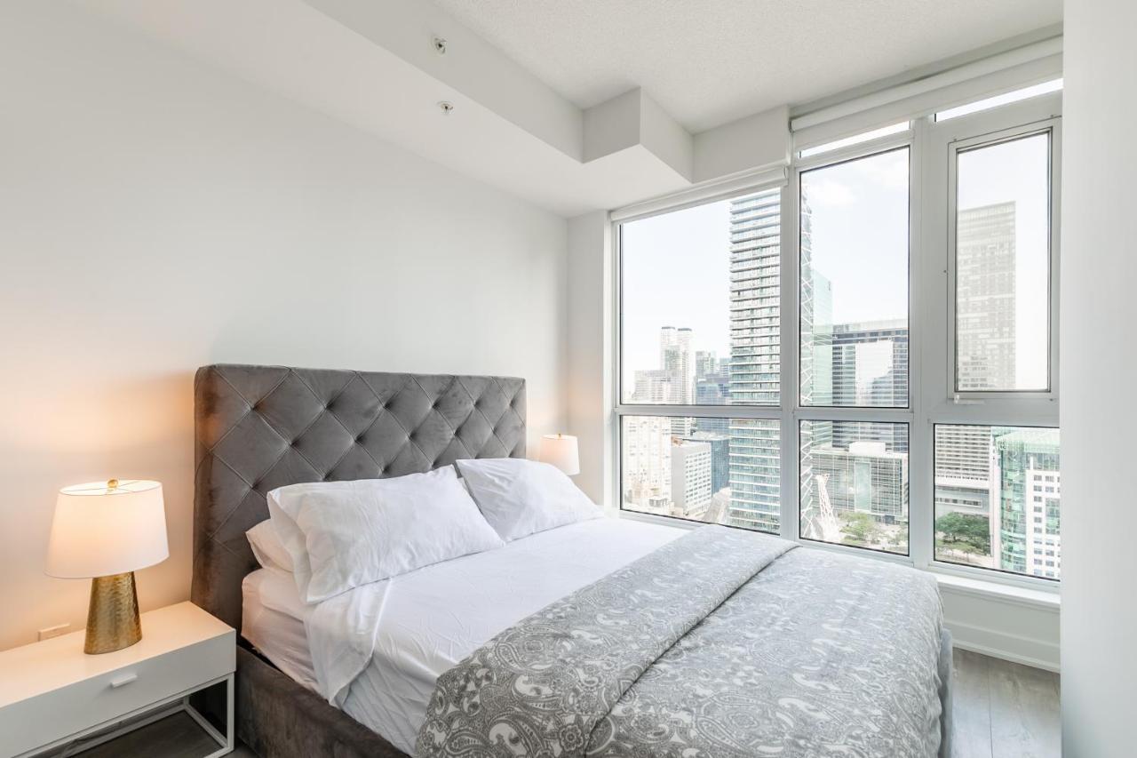 Luxury 2 Bedroom In The Heart Of Entertainment District W/ Cn Tower View Toronto Dış mekan fotoğraf