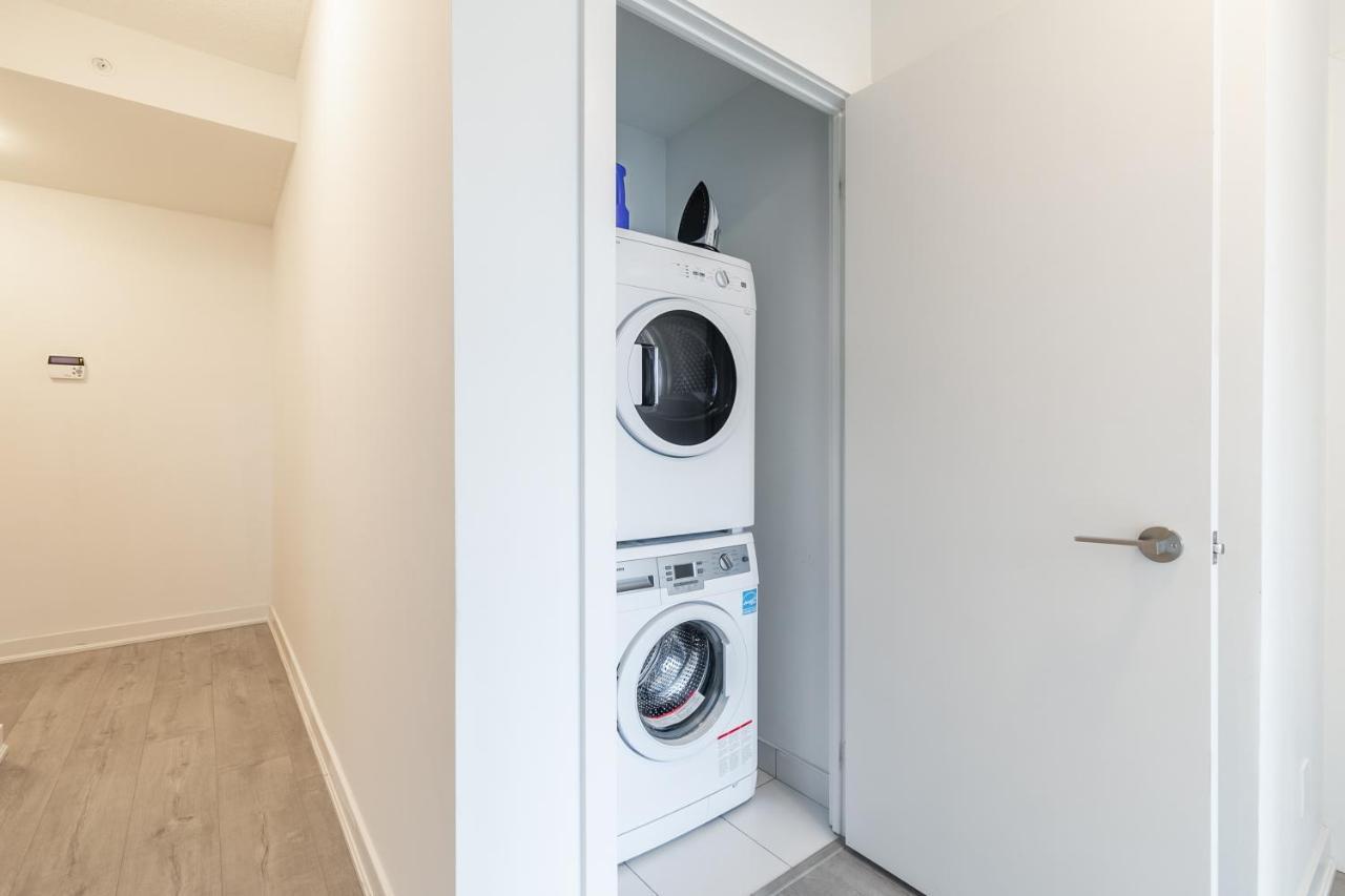 Luxury 2 Bedroom In The Heart Of Entertainment District W/ Cn Tower View Toronto Dış mekan fotoğraf